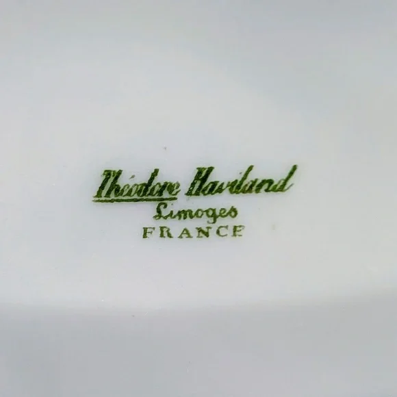 Theodore Haviland , Limoges France Round Covered Veg. Bowl Embossed Rim - Picture 11 of 11